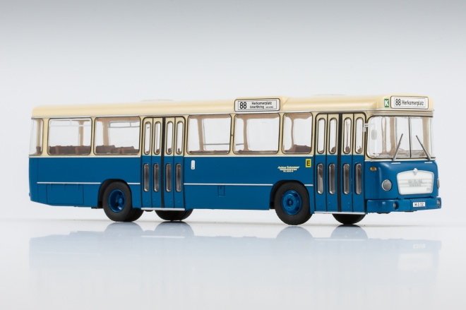 MAN 750HO-M11A bus of A. Schranner<br /><a href='images/pictures/VK_Modelle/14032-vr.jpg' target='_blank'>Full size image</a>